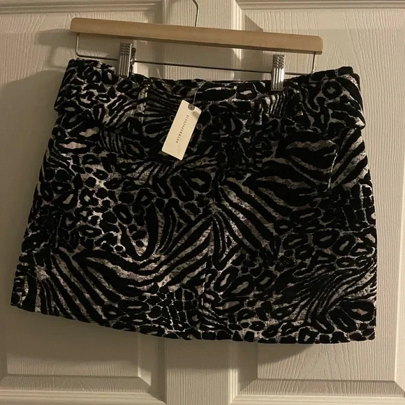 Anthropologie X Maeve Low Rise Belted Animal Print Micro Mini Skirt - Picture 4 of 6